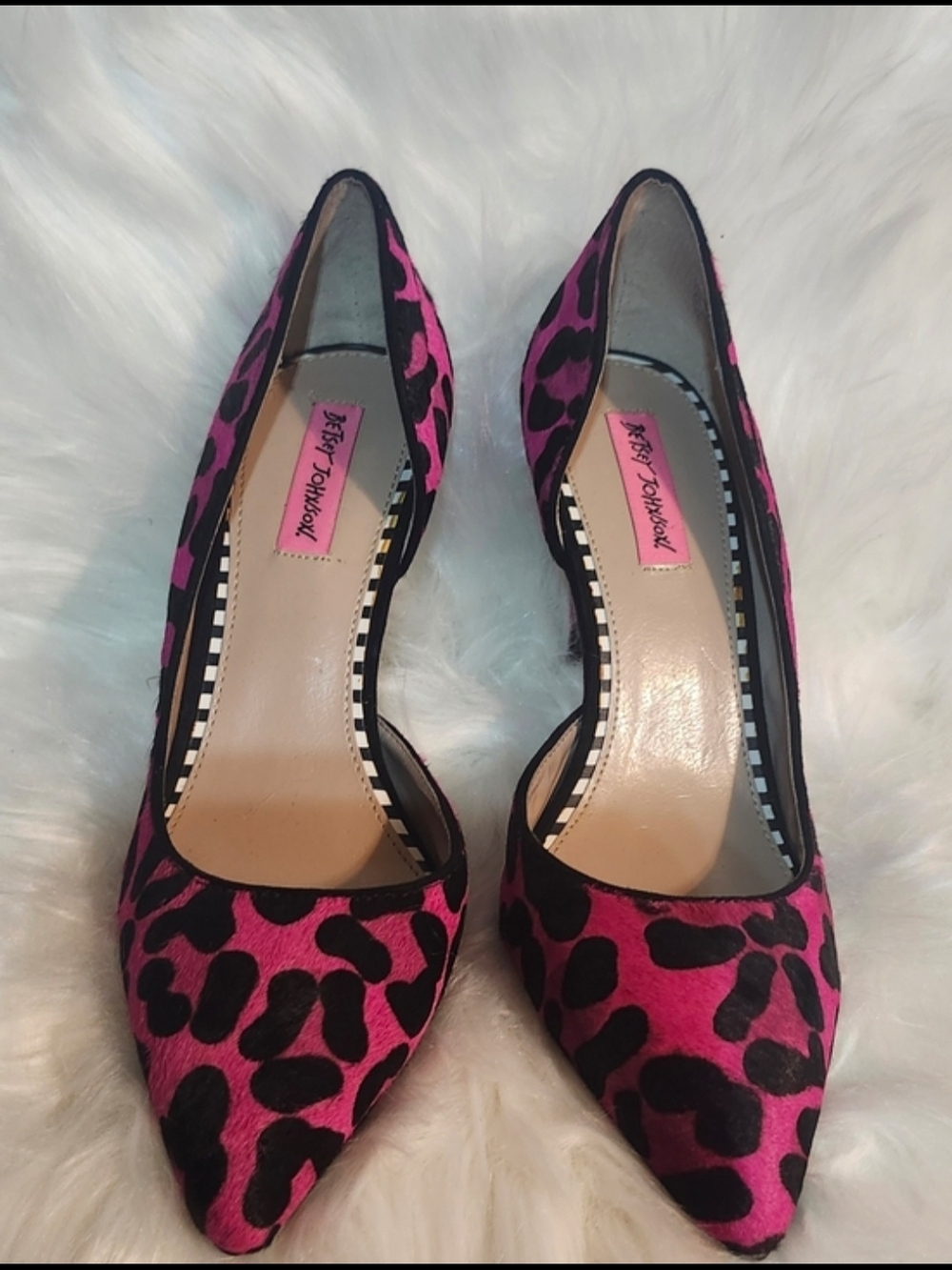 Betsey Johnson Fuchsiasia Pink  Leopard Calf Hair Pointed Pumps